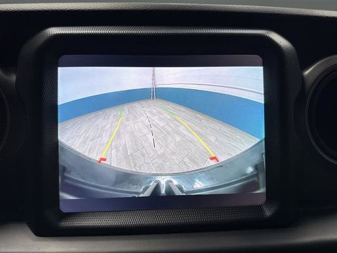 Used 2023 Jeep Wrangler Sport S image 9