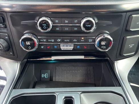 Used 2021 Ford F150 Platinum w/ FX4 Off-Road Package image 17