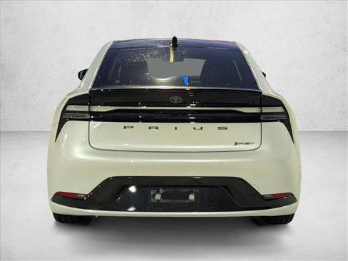 Used 2025 Toyota Prius Plug-In Hybrid image 6
