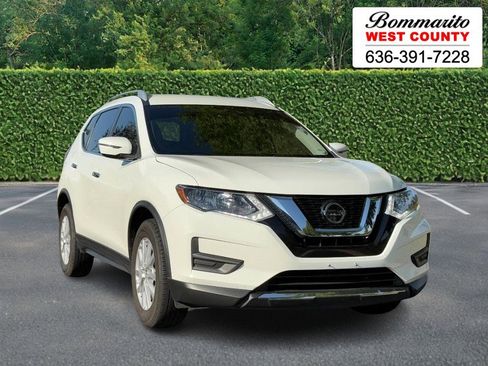 Used 2019 Nissan Rogue SV image 1