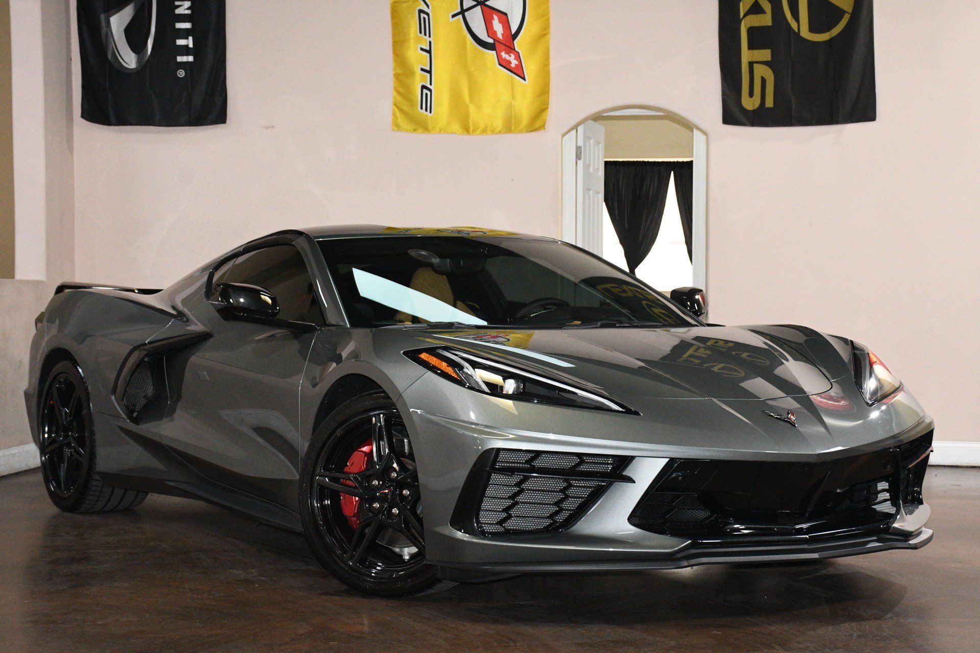 Used 2022 Chevrolet Corvette Stingray Preferred Cpe w/ Z51 Performance Package RWD image 3