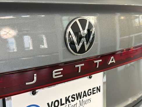 New 2026 Volkswagen Jetta SE FWD image 34