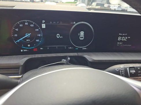 Used 2023 Kia Telluride SX AWD/4WD image 11
