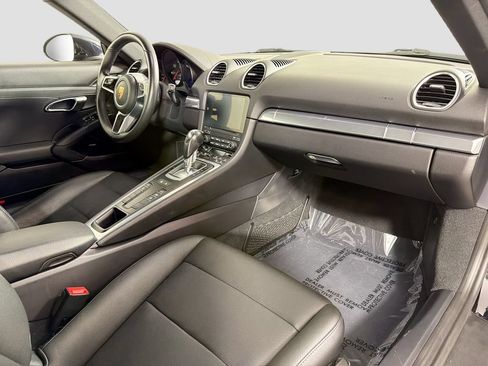 Used 2022 Porsche 718 Cayman w/ Premium Package RWD image 26