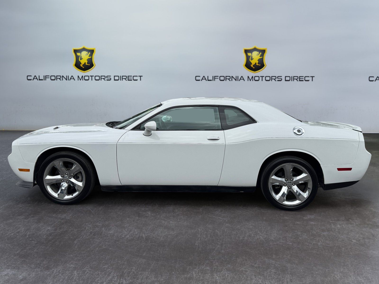 Used 2012 Dodge Challenger R/T RWD image 2
