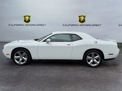 Used 2012 Dodge Challenger R/T RWD image 2
