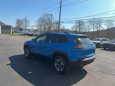 Used 2019 Jeep Cherokee Trailhawk AWD/4WD image 7