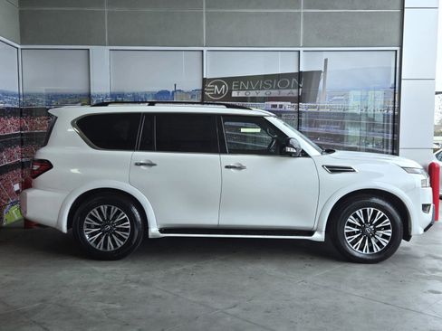 Used 2023 Nissan Armada SL w/ Midnight Edition Package image 4