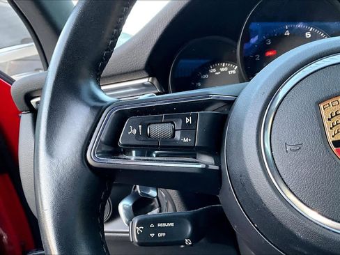 Used 2022 Porsche Macan image 22