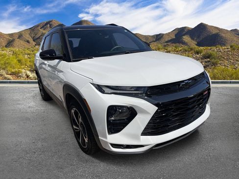 Used 2022 Chevrolet TrailBlazer RS FWD image 3