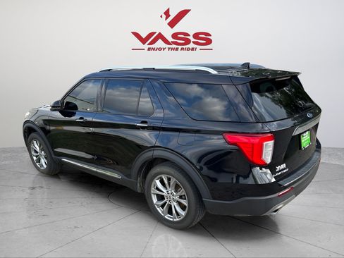 Used 2020 Ford Explorer Limited AWD/4WD image 3