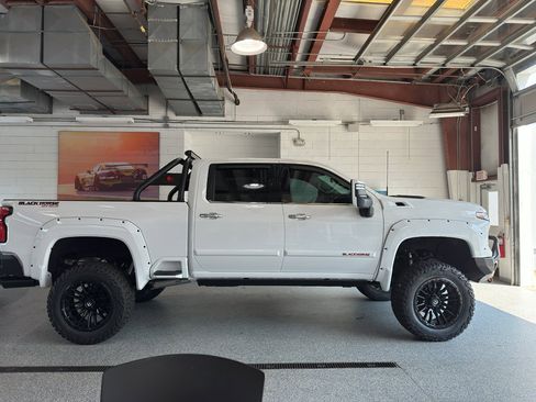 New 2025 Chevrolet Silverado 2500 LTZ w/ LTZ Premium Package AWD/4WD image 2