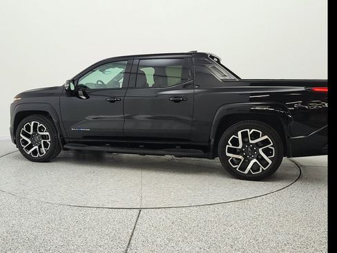 Used 2024 Chevrolet Silverado EV RST AWD/4WD image 8