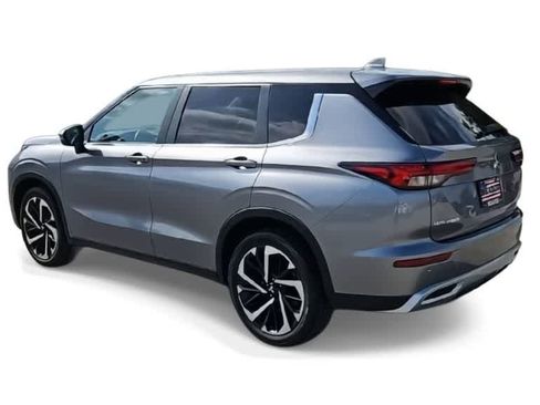 Used 2024 Mitsubishi Outlander SE FWD image 6
