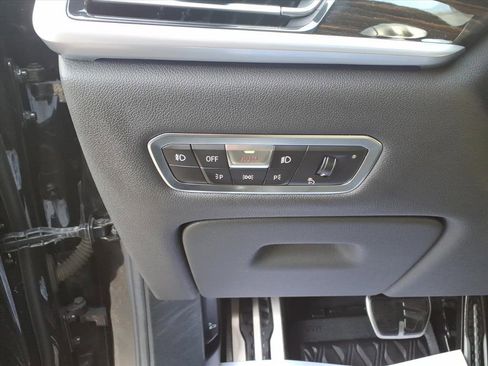 Used 2020 BMW X7 M50i w/ Luxury Seating Package image 17