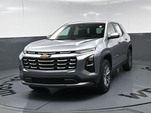 Used 2026 Chevrolet Equinox LT FWD image 11