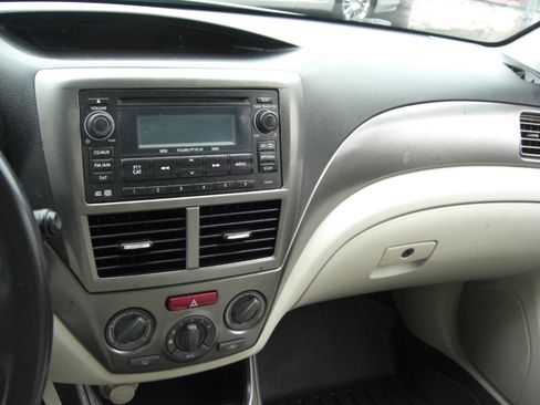 Used 2011 Subaru Impreza Outback Sport image 8