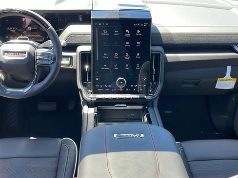 New 2025 GMC Yukon XL AT4 Ultimate image 16