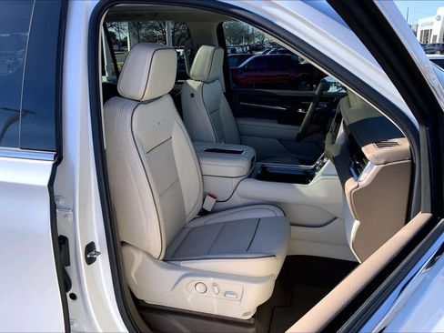 Used 2023 GMC Yukon Denali image 8