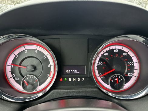 Used 2019 Dodge Grand Caravan SXT image 12