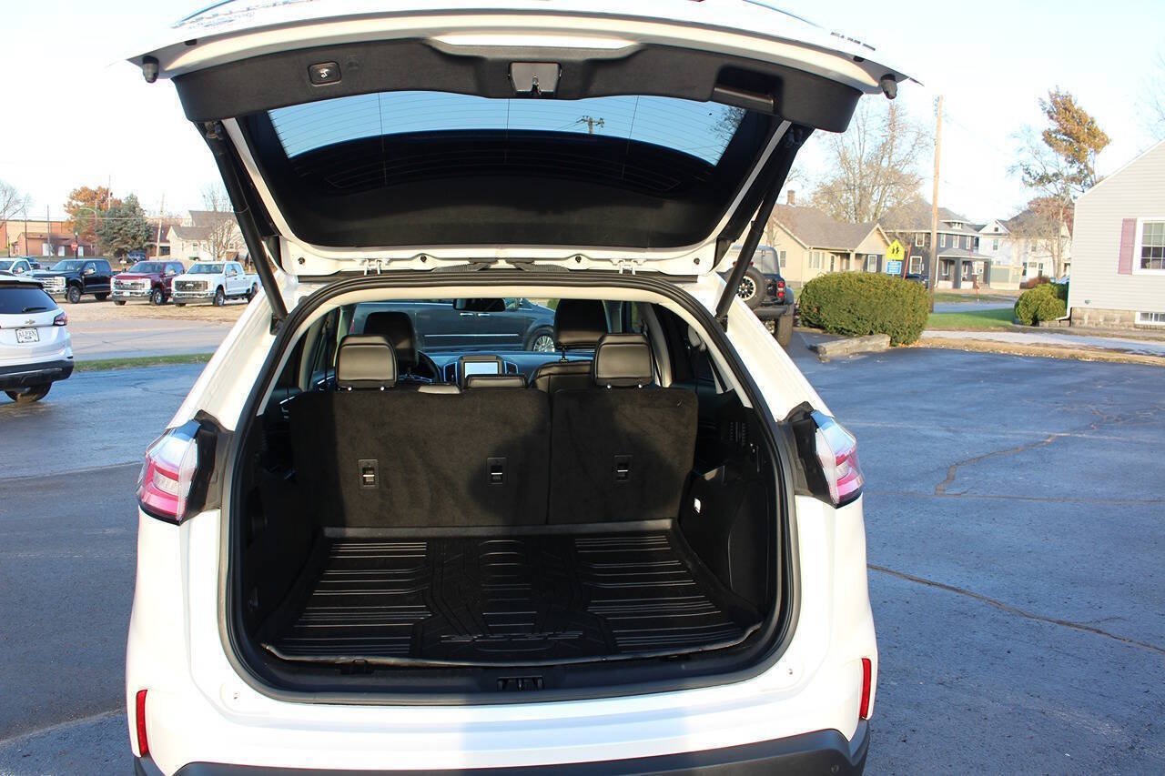 Used 2023 Ford Edge Titanium w/ Equipment Group 301A AWD/4WD image 9