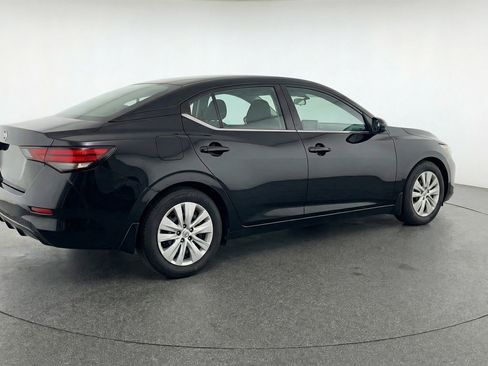 Used 2025 Nissan Sentra S image 9