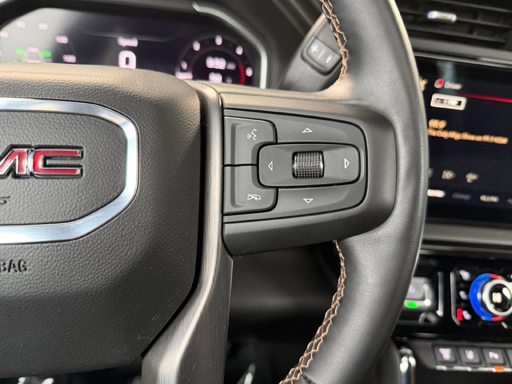 Used 2024 GMC Sierra 2500 AT4 w/ AT4 Premium Plus Package AWD/4WD image 17