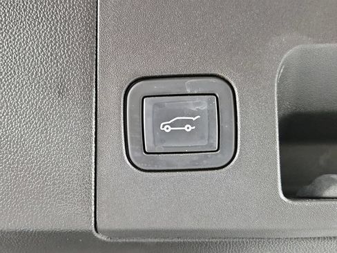 Used 2020 Cadillac XT5 Premium Luxury FWD image 9