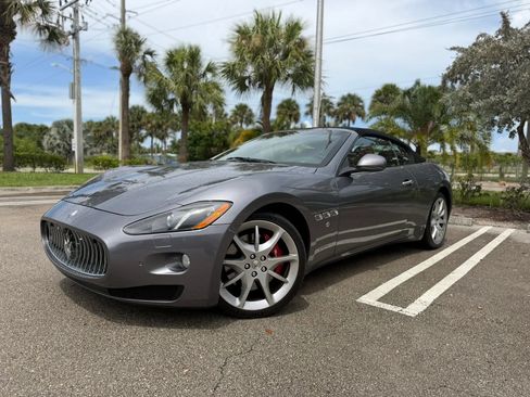 Used 2013 Maserati GranTurismo Convertible RWD image 2