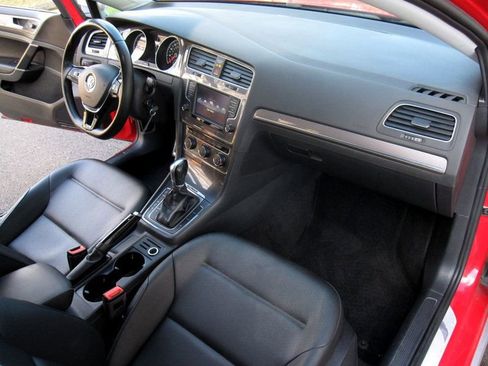 Used 2017 Volkswagen Golf Alltrack SEL image 23