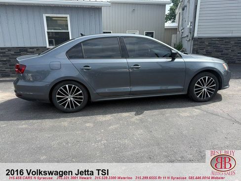 Used 2016 Volkswagen Jetta Sport FWD image 8
