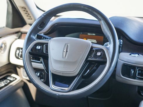 Used 2022 Lincoln Aviator Reserve w/ Equipment Group 201A image 17