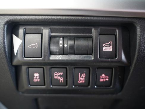 Used 2019 Subaru Outback 3.6R Limited AWD/4WD image 22