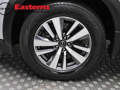 Used 2023 Nissan Pathfinder SL AWD/4WD image 33