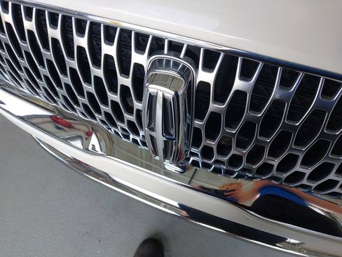 Used 2021 Lincoln Nautilus Reserve w/ Cargo Utility Package image 31