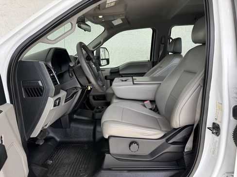 Used 2019 Ford F250 XL w/ Power Equipment Group AWD/4WD image 4