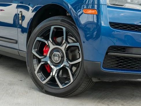 Used 2021 Rolls-Royce Cullinan Black Badge image 30