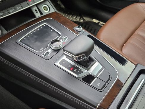 Used 2019 Audi Q5 2.0T Premium Plus w/ Premium Plus Package image 9