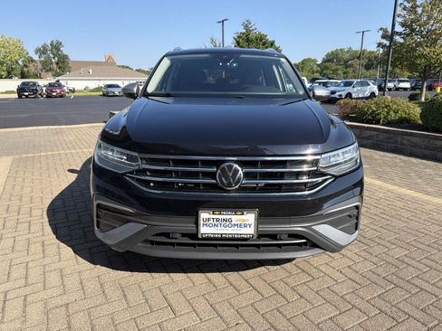 Used 2024 Volkswagen Tiguan SE FWD image 8