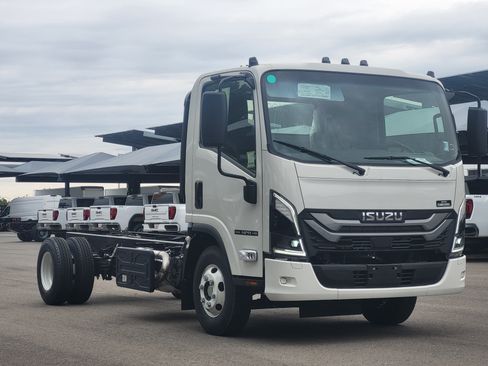 New 2026 Isuzu NPR RWD image 3