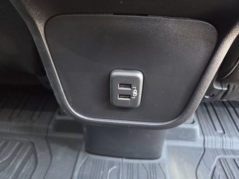 Used 2024 GMC Terrain SLE w/ Driver Convenience Package FWD image 15