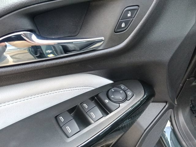 Used 2025 Chevrolet Trax LT FWD image 12