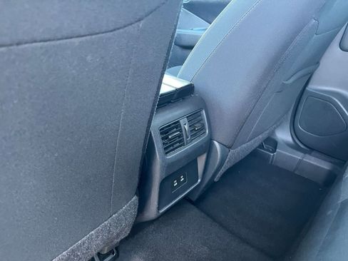 Used 2025 Nissan Rogue SV FWD image 24