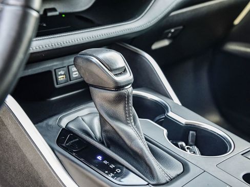 Certified 2023 Toyota Highlander XLE image 24