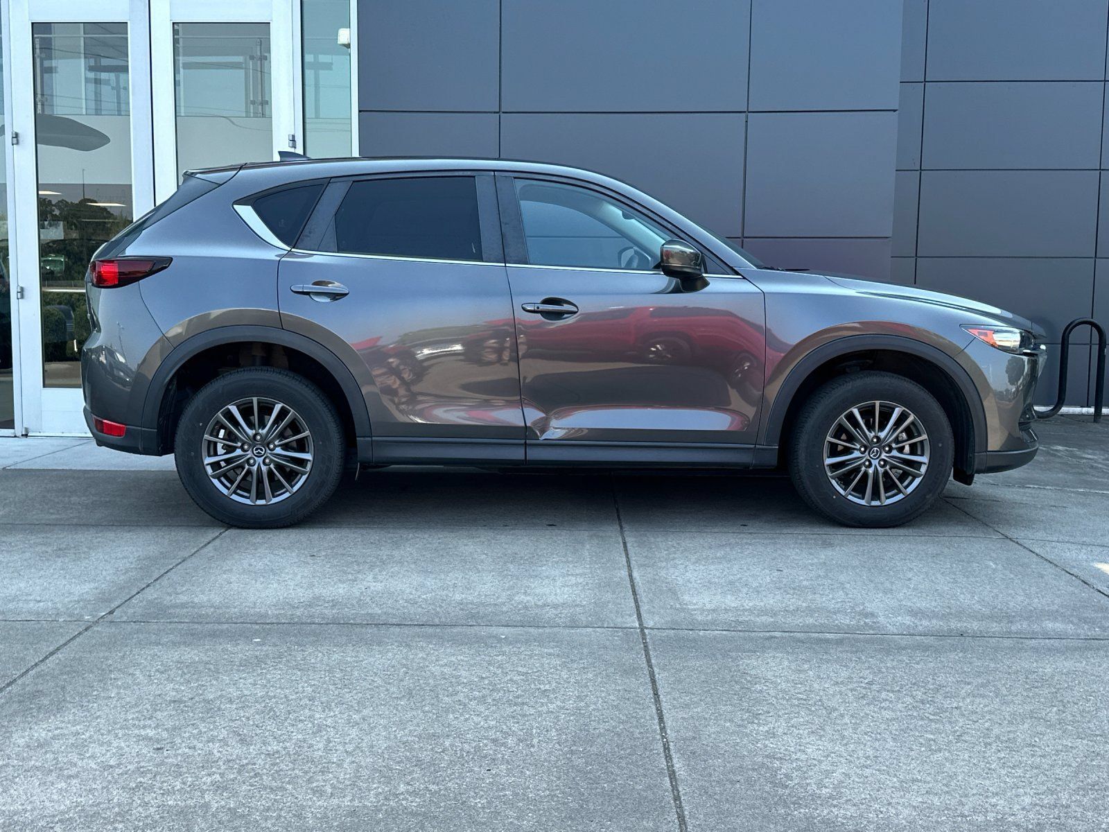 Used 2019 MAZDA CX-5 Touring AWD/4WD image 2