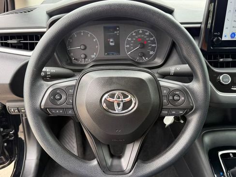 Used 2025 Toyota Corolla LE image 13