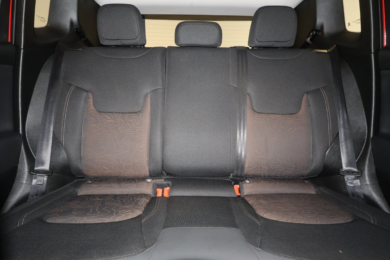 Used 2023 Jeep Renegade Latitude AWD/4WD image 30