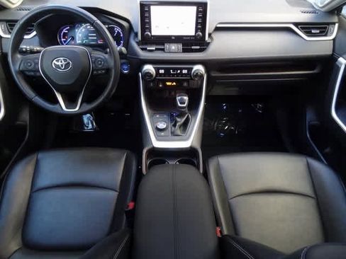 Used 2020 Toyota RAV4 Limited image 14