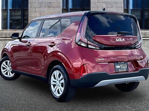 Used 2025 Kia Soul LX image 10