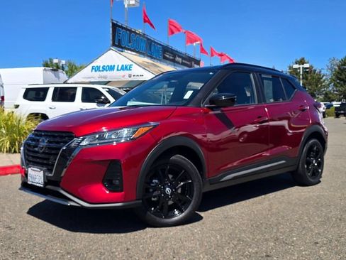 Used 2024 Nissan Kicks SR FWD image 3